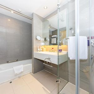 Superior King Suite